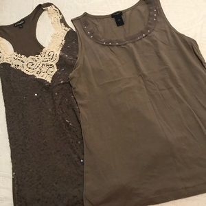 🌟 Price Drop 🌟 Set of Tan Sparkle Tops 💖